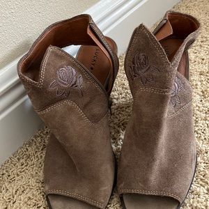 Lucky Brand size 10 suede peep toe booties